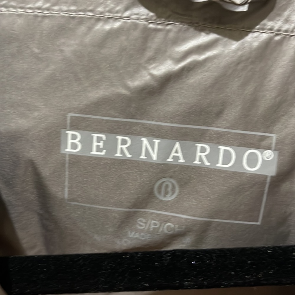 Bernardo S Packable Down Jacket Nwot. Stylish And… - image 2